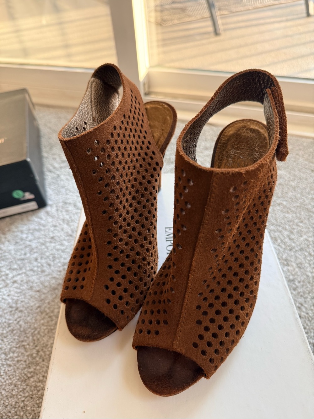 Pedro Garcia Women’s Open-Toe Perforated Suede High Heels - Brown size US 8 EU38 - Picture 5 of 7